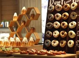 Crowne Plaza Shanghai Snow World by IHG