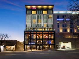 Moxy Asheville, hotel con pileta en Asheville