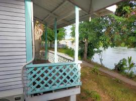 Bontai Riverside Cottages & Long-Stay Residences, hotel cu piscine din Don Det