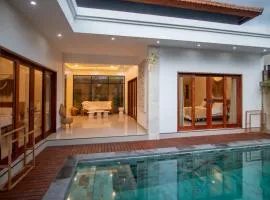 Canggu City Center and Popular place near by Walk! 2BDR Villa with Private Pool in CANGGU