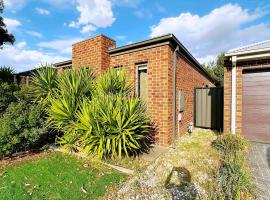 Craigieburn 3B Home by GoodLive, ξενοδοχείο σε Craigieburn