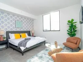 Urban Oasis in Miami Close to Bayside and Brickell with Free Parking