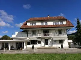Landcafe mit Mini Hotel