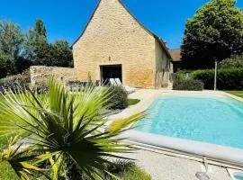 Domaine-Charme-Piscine-Domme