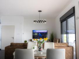 סויטת החורש, hotel v destinaci Shelomi