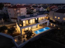 Elegant Villa Cataleya with private pool and sauna，位于诺瓦利娅的酒店