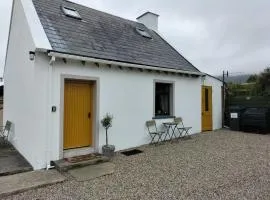 Creeslough - 2 Bed Cottage - Pet Friendly - Garden