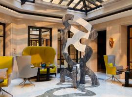 لو بورغوندي باريس، فندق في باريس