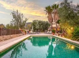 Beautiful Home In Alaró
