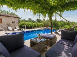 Villa Nonna Lucia, Hotel in Boškari