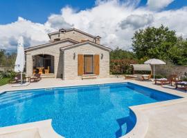 Villa Stella, Hotel in Tinjan