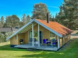 Cozy Home In Fårvang With Wifi