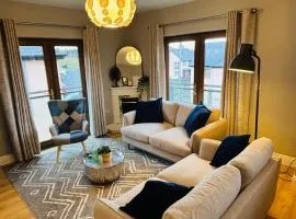 Boru Walk Townhouse -Stylish & Modern Holiday Home