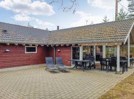 Nice Home In Köpingsvik With Sauna, hotel with hot tubs in Grönskog
