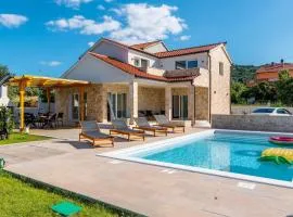 Villa Holiday Home Bodula