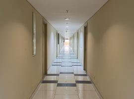 Kadina 19 Avenue，位于Porisgaga苏加诺-哈达机场 - CGK附近的酒店