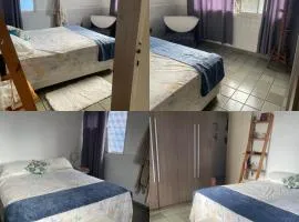 QUARTO em casa de FAMILIA