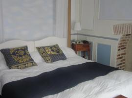 HOTEL LA COGNETTE A 25 Kilomètres de Châteauroux et 30 Kilomètres de Bourges, hotel v destinácii Issoudun
