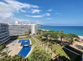 Seafront apartment S'Abanell Central Park with pool, hotel v destinaci Blanes