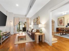 Spacious and Central DC 3-BR Getaway Close to It All, hotel i Washington