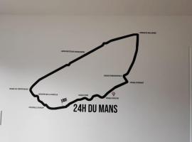 Gite l Auvetia 150 circuit 24 h, hotel in Arnage