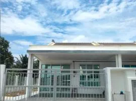 Homestay Muallim KLIA Dengkil Putrajaya M U S L I M