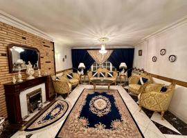 Luxury Lodge for Men, hotel en El Cairo