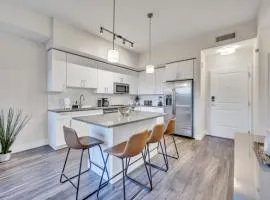 Trendy One Bedroom Getaway Steps from Biscayne