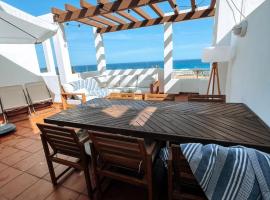 Appartement de luxe vue mer imprenable Mojacar Playa, viešbutis Mochakare