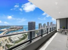 On 44th Floor! Condo w The Best Views & Free Parking