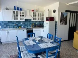 Charmant appartement en rez-de-chaussée à 150m de la plage