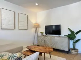 Oasis Studio II Marbella Center with mountain views - EaW Homes