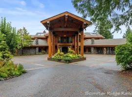 Scimitar Ridge Ranch - Luxury Lodge - Sleeps 35 with Indoor Pool Villa