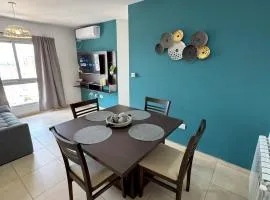 Apart Azucena, 1 dormitorio céntrico con balcón y cochera