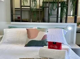 (1406) Studio Elegante com Vista Mar