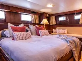 Hotel Yacht Our Alissa