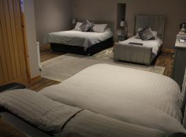 The Old Mill Bed & Breakfast, hotel con estacionamiento en Biggar