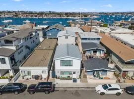Luxury Beach House with Bay Views, BBQ & Rooftop