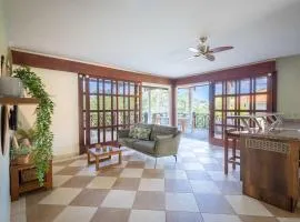 Elegant Getaway for Couples & Friends at Blue Bay