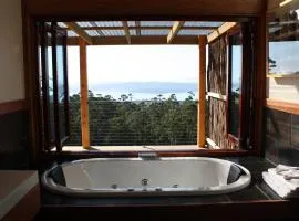 Woodbridge Hill Hideaway