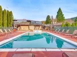 Sauna, Pickleball Court and Game Room Sultan Villa!