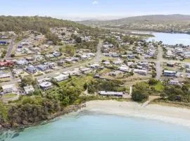Frogmouth Cottage- Live on The Beach Experience