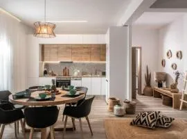 Khroma Luxury Suite 3- Beach front apartment