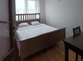 EUROPA22 "Hostel - prywatne 3 pokoje" lub "Apartament cały z 3 pokojami" - CENTRUM MIASTA Szybkie i Łatwe Zameldowanie 24h