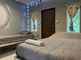 Jungle Retreat Apartment, golf hotel in Chaloklum