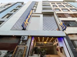 Hotel Emerald Suites & Banquet, hotel v destinaci Noida