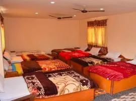 Sauraha Inn