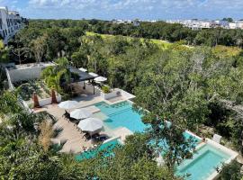 Upscale 2BR Penthouse with WaterGolf View, ξενοδοχείο σε Chacalal