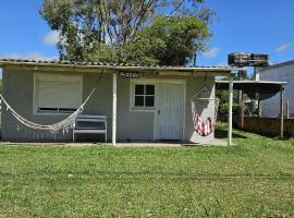 PRAZER, Casa de Vacaciones en Barra del Chuy, Sol, Mar, Comodidad y compras a 400 mts del mar, se reserva con seña!, hotel in Barra del Chuy
