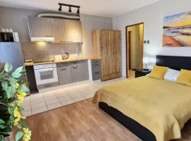 Cozy modern Apartment SUNRISE studio 35m2 balcony 3 persons
